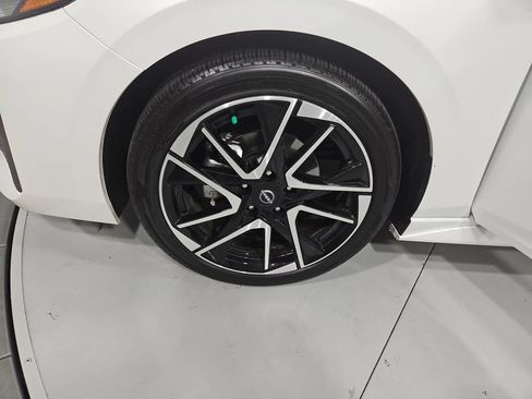 Certified 2025 Nissan Sentra SR w/ SR Premium Package FWD image 28