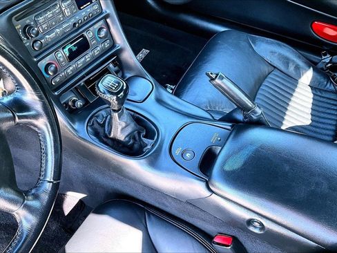 Used 2002 Chevrolet Corvette Z06 w/ Memory Pkg RWD image 18