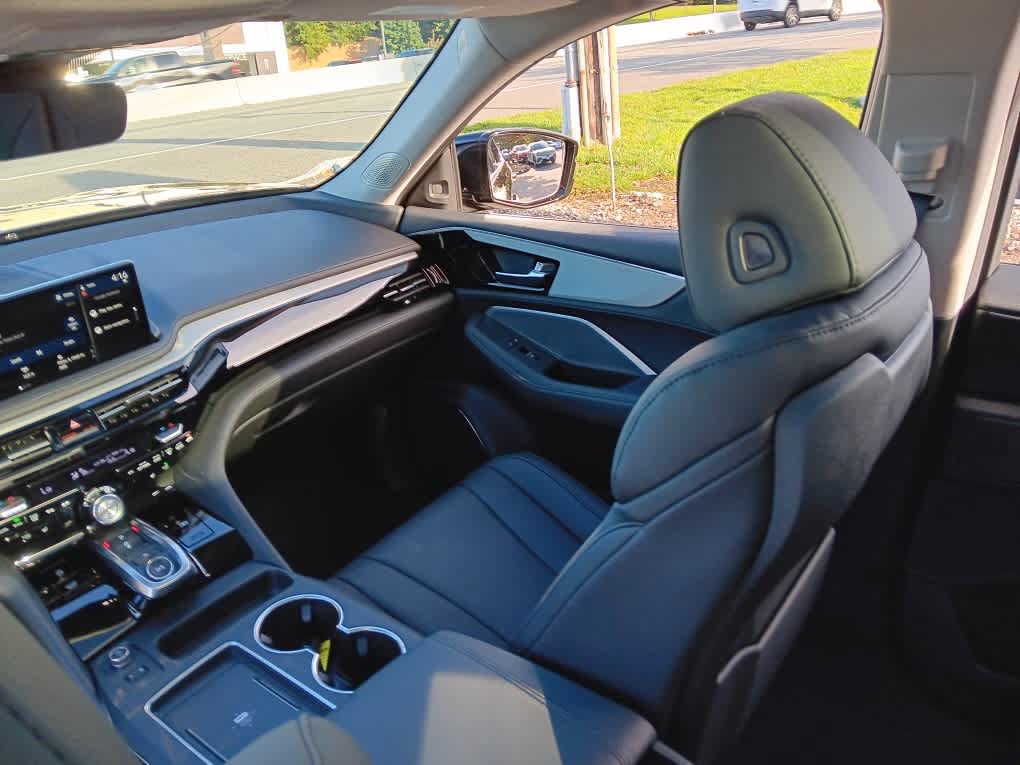 Used 2026 Acura MDX SH-AWD image 13