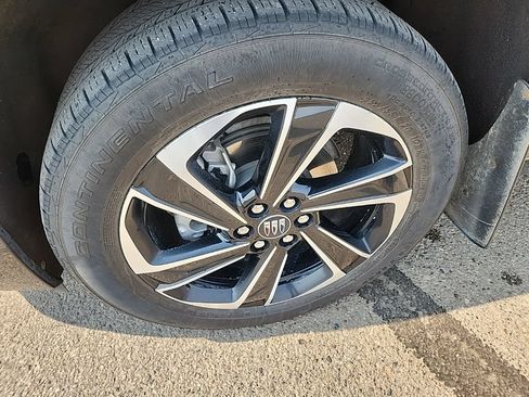 Certified 2025 Buick Enclave Sport Touring w/ Power Package AWD/4WD image 61