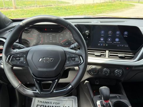 Used 2024 Chevrolet Trax RS w/ Driver Confidence Package FWD image 21