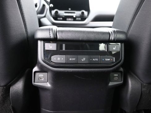 Used 2024 Toyota Grand Highlander AWD image 16