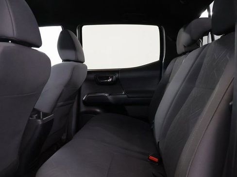 Certified 2019 Toyota Tacoma TRD Sport image 28