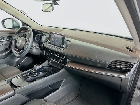 Used 2021 Nissan Rogue SV image 26