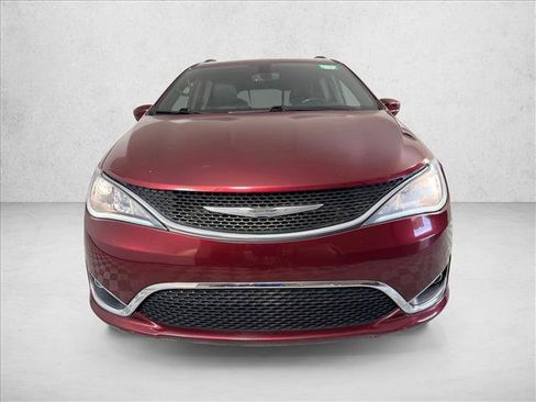 Used 2019 Chrysler Pacifica Touring-L FWD image 7