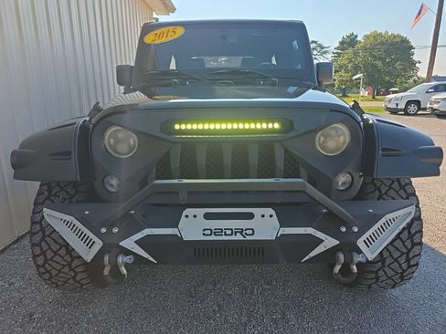 Used 2015 Jeep Wrangler Unlimited Sahara w/ Dual Top Group AWD/4WD image 12