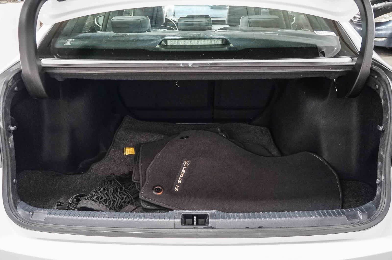 Used 2024 Lexus IS 300 F Sport RWD image 28