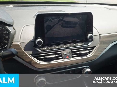 Used 2024 Nissan Altima 2.5 SV FWD image 8