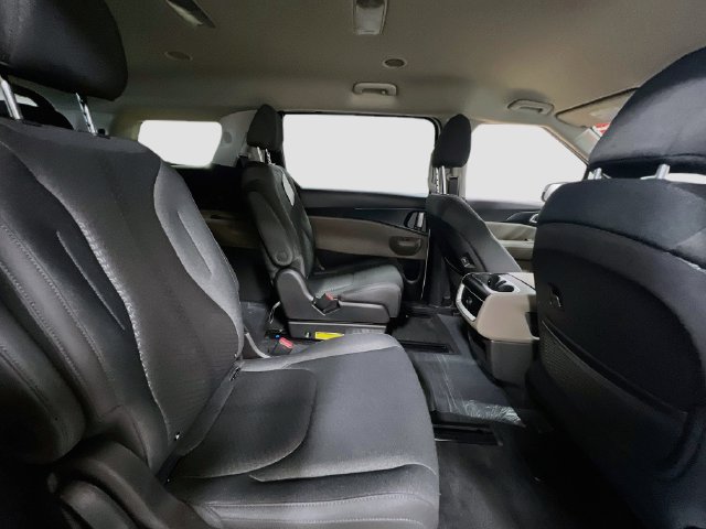 New 2027 Kia Carnival LX FWD image 28