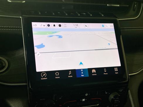 Used 2022 Jeep Grand Cherokee Limited image 11