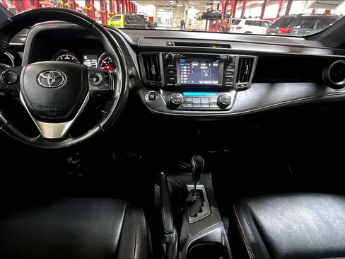Used 2017 Toyota RAV4 SE image 14