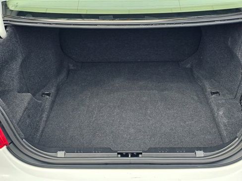 Used 2010 BMW 528i xDrive Sedan image 11