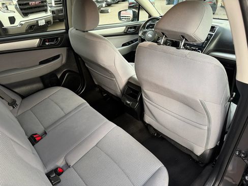 Used 2018 Subaru Outback 2.5i Premium AWD/4WD image 17