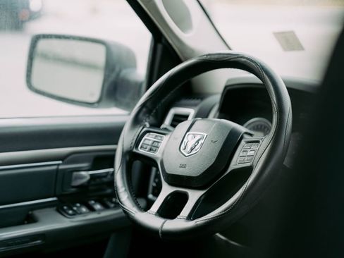 Used 2014 RAM 1500 Classic SLT w/ Luxury Group image 13