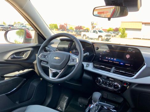 New 2025 Chevrolet Trax LT w/ Driver Confidence Package image 36