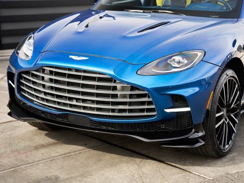 Used 2023 Aston Martin DBX 707 image 5