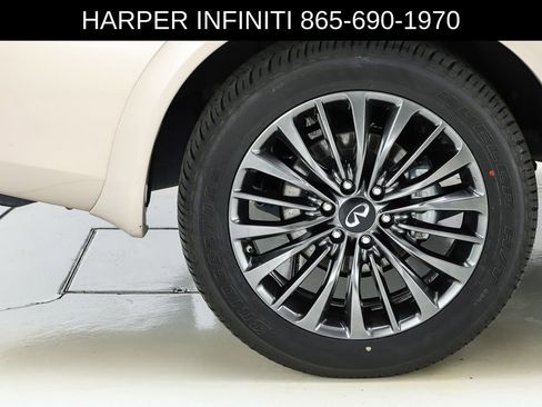 Used 2024 INFINITI QX80 Premium Select w/ Cargo Package image 14