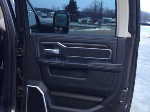 Used 2024 RAM 3500 Laramie AWD/4WD image 22
