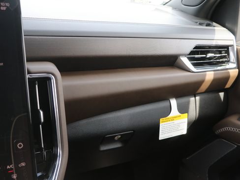 New 2026 GMC Yukon XL Denali Ultimate AWD/4WD image 27