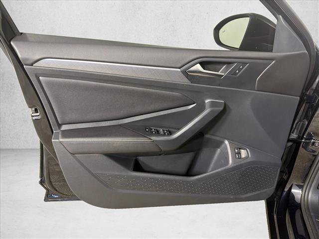 Used 2024 Volkswagen Jetta SE FWD image 10