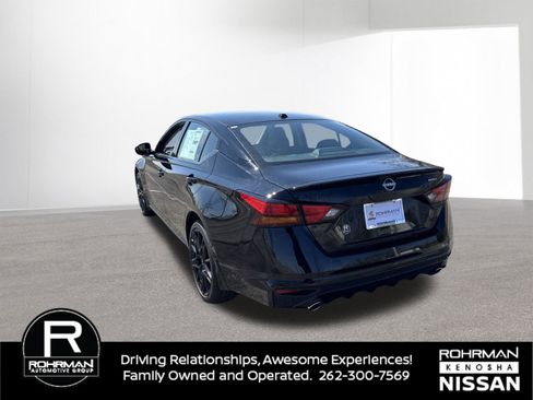 New 2026 Nissan Altima 2.5 SR w/ SR Midnight Edition Package image 6