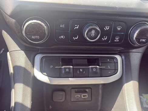 Used 2023 GMC Acadia SLT w/ Technology Package AWD/4WD image 18