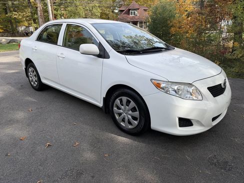 Used 2010 Toyota Corolla LE image 12