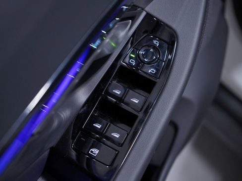 New 2026 BMW 530i w/ Convenience Package image 15