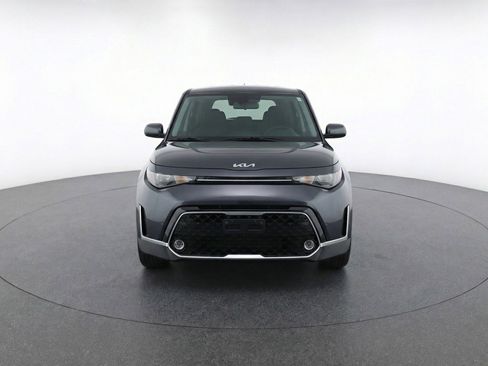 Used 2025 Kia Soul LX w/ LX Technology Package FWD image 2