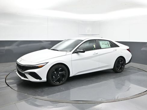 New 2026 Hyundai Elantra Sport FWD image 2
