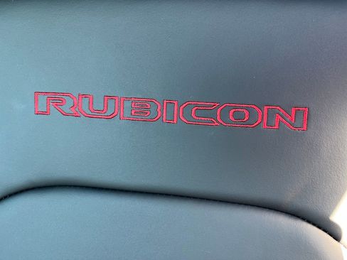 New 2025 Jeep Wrangler Unlimited Rubicon image 13