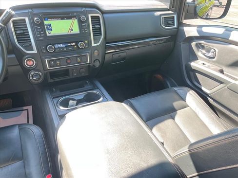 Used 2018 Nissan Titan SL w/ Midnight Edition AWD/4WD image 9