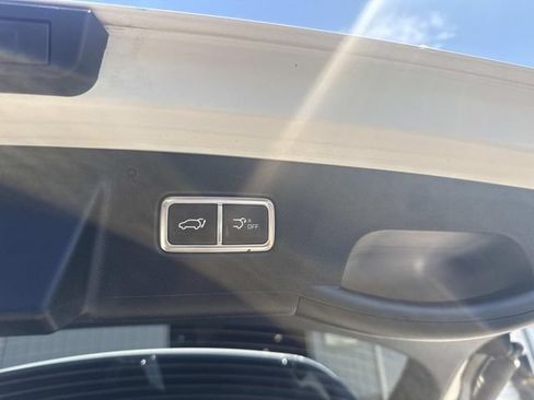 Used 2025 Kia Sorento SX Prestige w/ Sage Leather Package AWD/4WD image 10