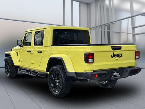 Used 2024 Jeep Gladiator Sport image 7