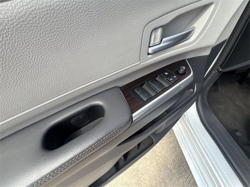 Used 2023 Toyota Sienna XLE image 13