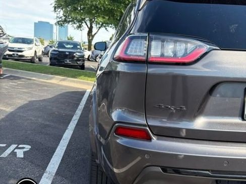 Used 2019 Jeep Cherokee High Altitude AWD/4WD image 7