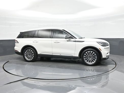 Used 2020 Lincoln Aviator Reserve w/ Class IV Trailer Tow Package image 12