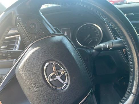 Used 2019 Toyota Camry SE FWD image 15