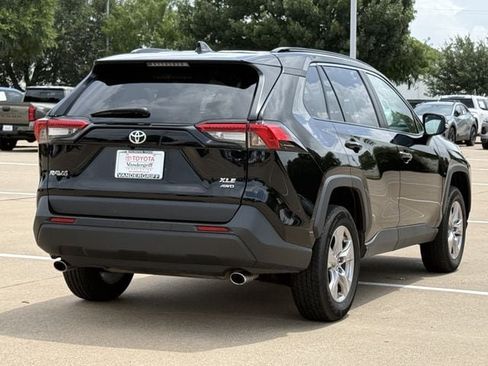 Used 2024 Toyota RAV4 XLE AWD/4WD image 4