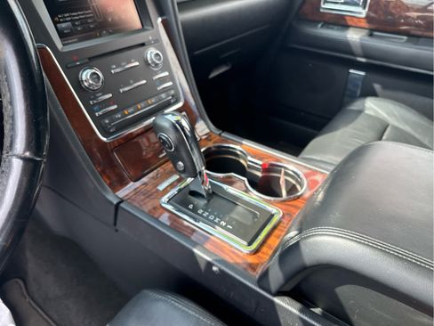 Used 2015 Lincoln Navigator 2WD image 29