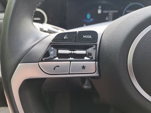 Used 2024 Hyundai Elantra Limited FWD image 17