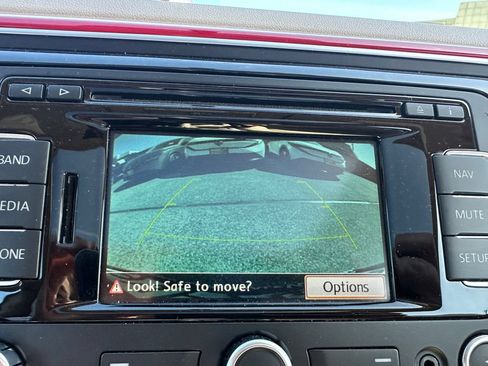 Used 2014 Volkswagen Beetle 2.5 FWD image 21