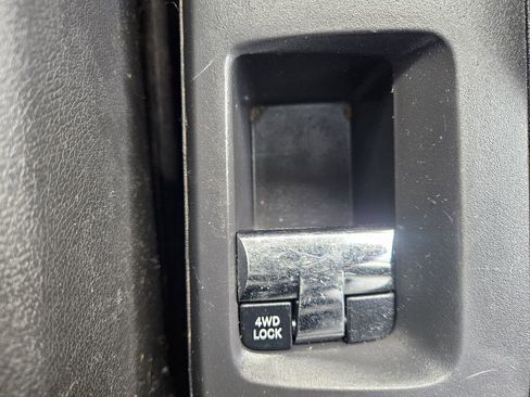 Used 2013 Jeep Patriot Latitude w/ Sun/Sound Group image 17