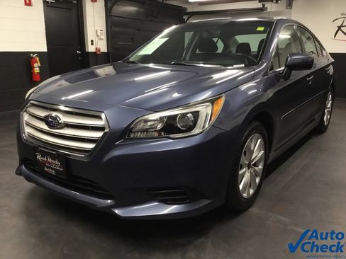 Used 2017 Subaru Legacy 2.5i Premium AWD/4WD image 5