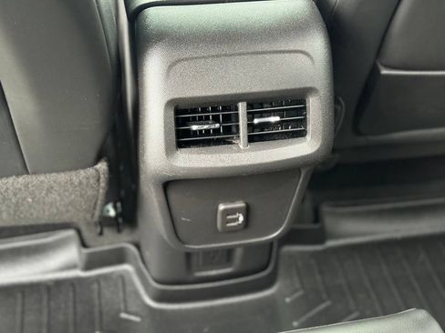 Used 2022 GMC Terrain SLT AWD/4WD image 25