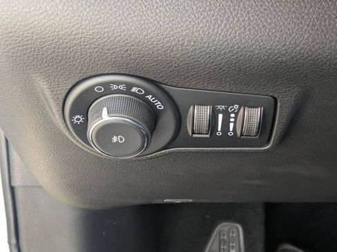 New 2026 Jeep Compass Latitude AWD/4WD image 17