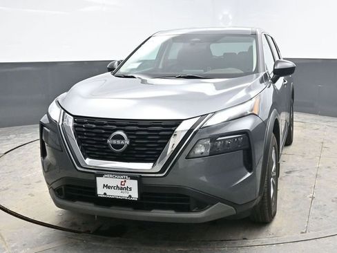 Used 2023 Nissan Rogue S image 2