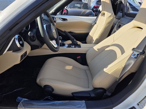 New 2026 MAZDA MX-5 Miata RF Grand Touring RWD image 3