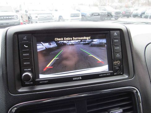 Used 2019 Dodge Grand Caravan SXT image 16