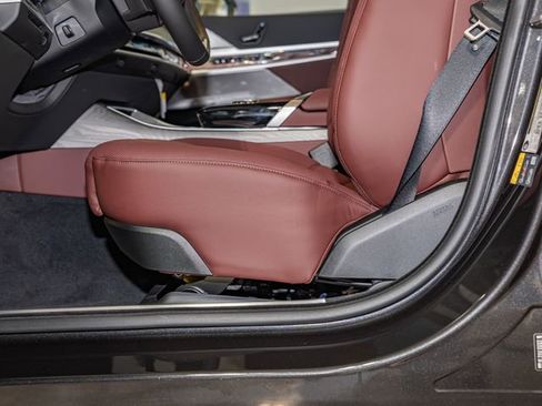 New 2026 BMW i7 xDrive60 w/ Executive Package image 15